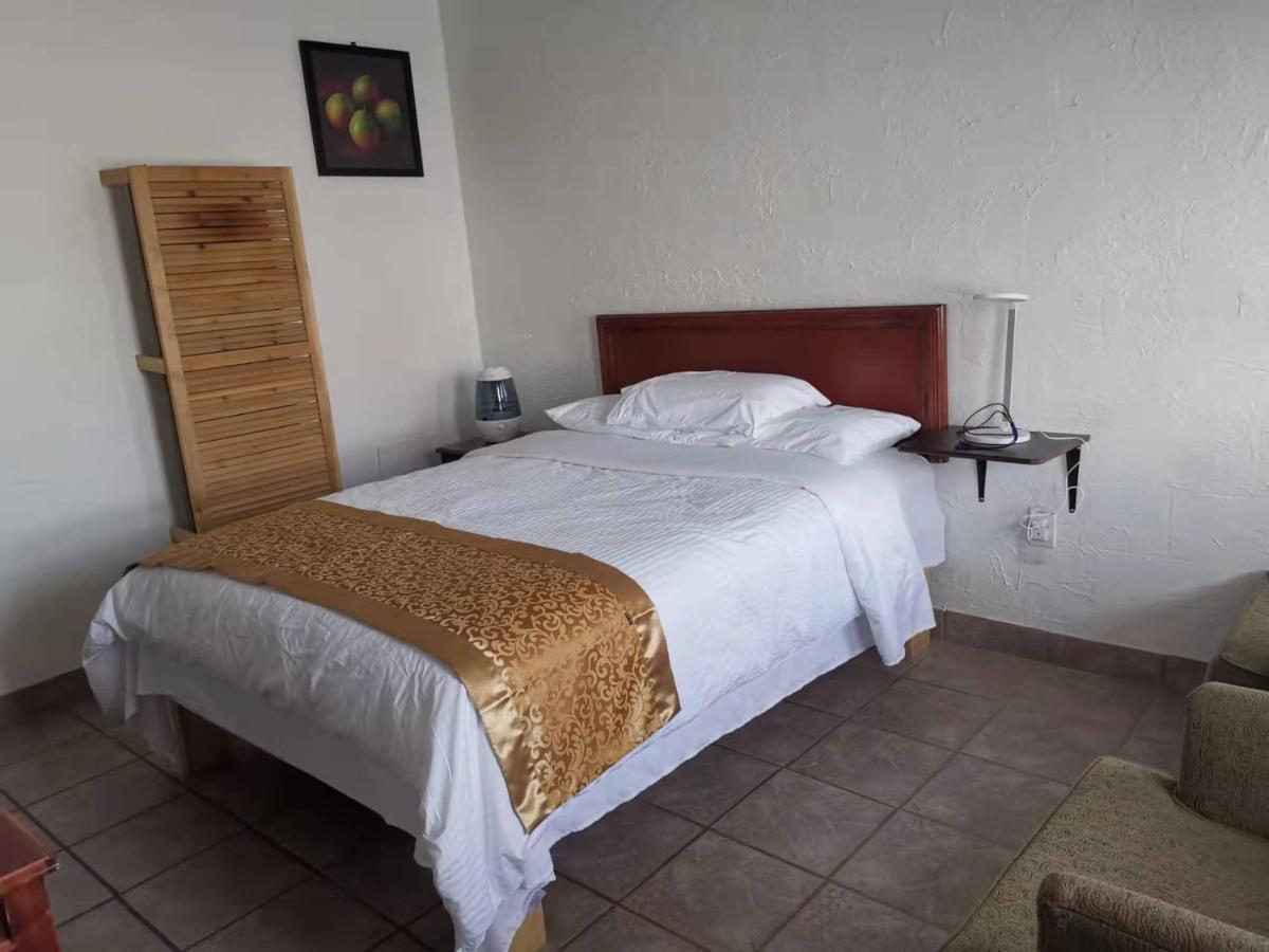 Dundurn Motel Buitenkant foto