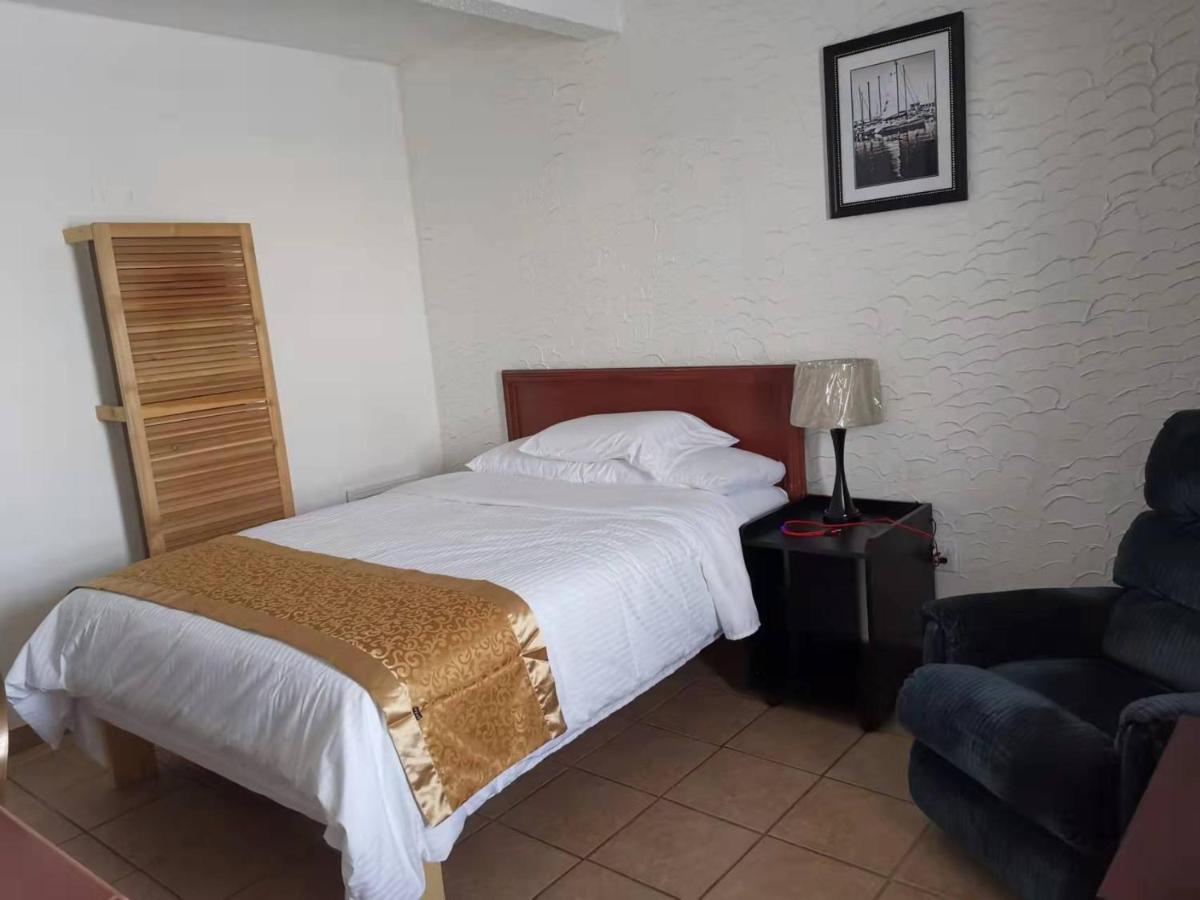 Dundurn Motel Buitenkant foto