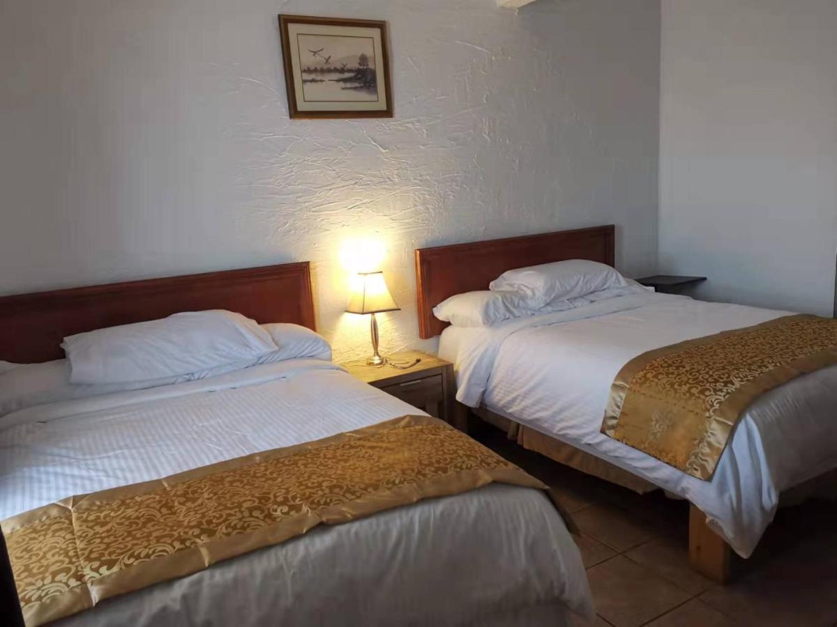 Dundurn Motel Buitenkant foto